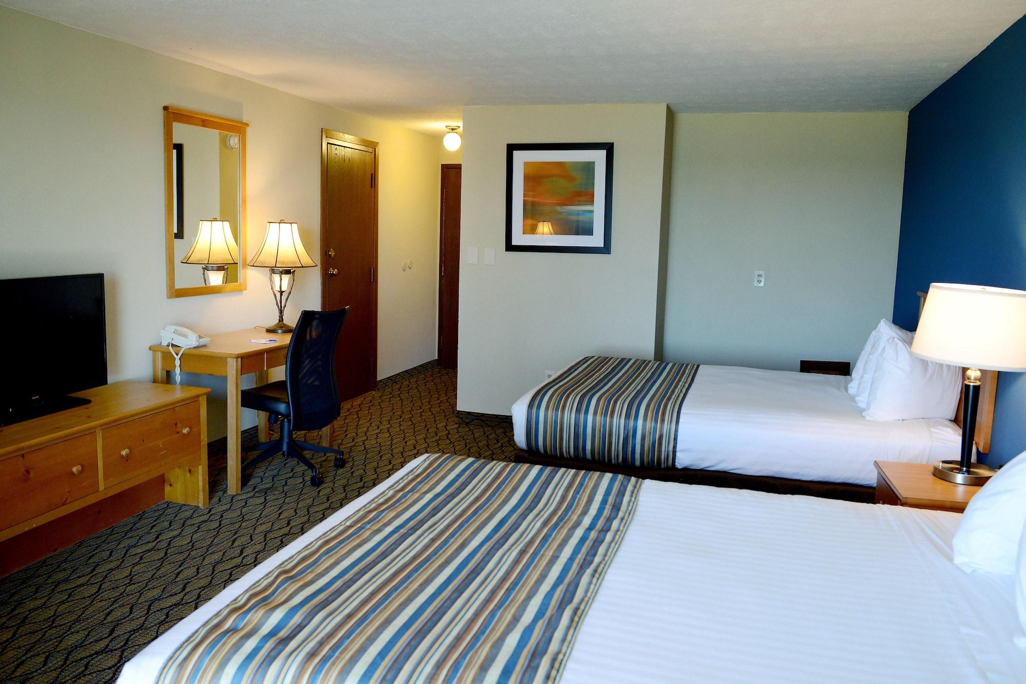 Baymont By Wyndham St. Ignace Lakefront Extérieur photo