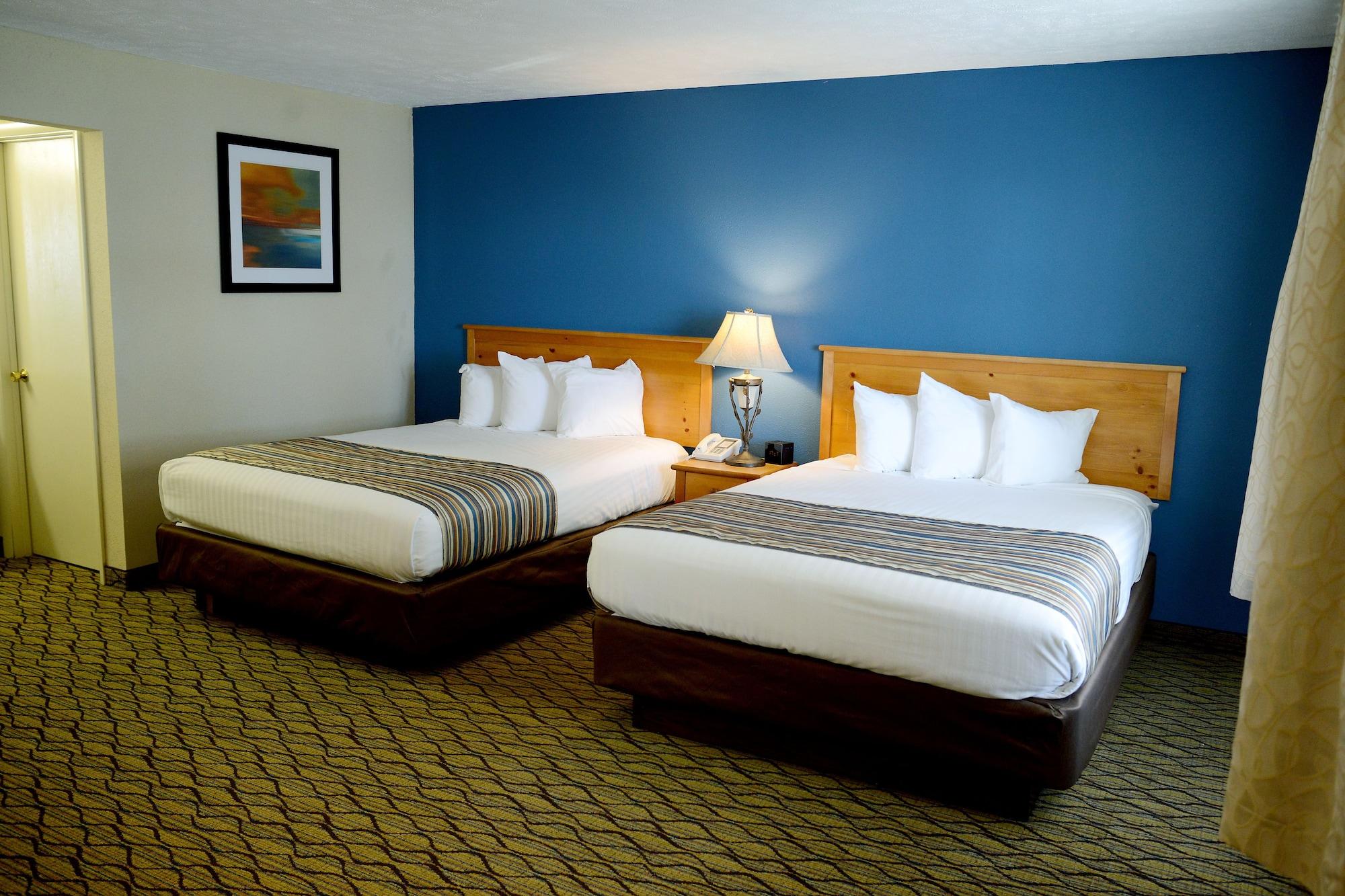 Baymont By Wyndham St. Ignace Lakefront Extérieur photo