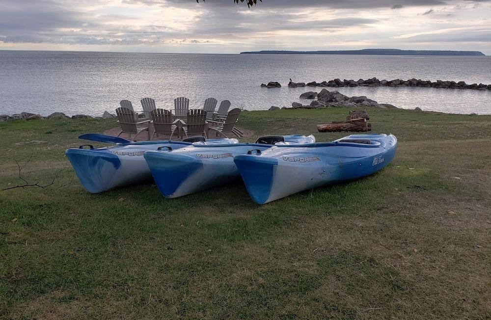 Baymont By Wyndham St. Ignace Lakefront Extérieur photo