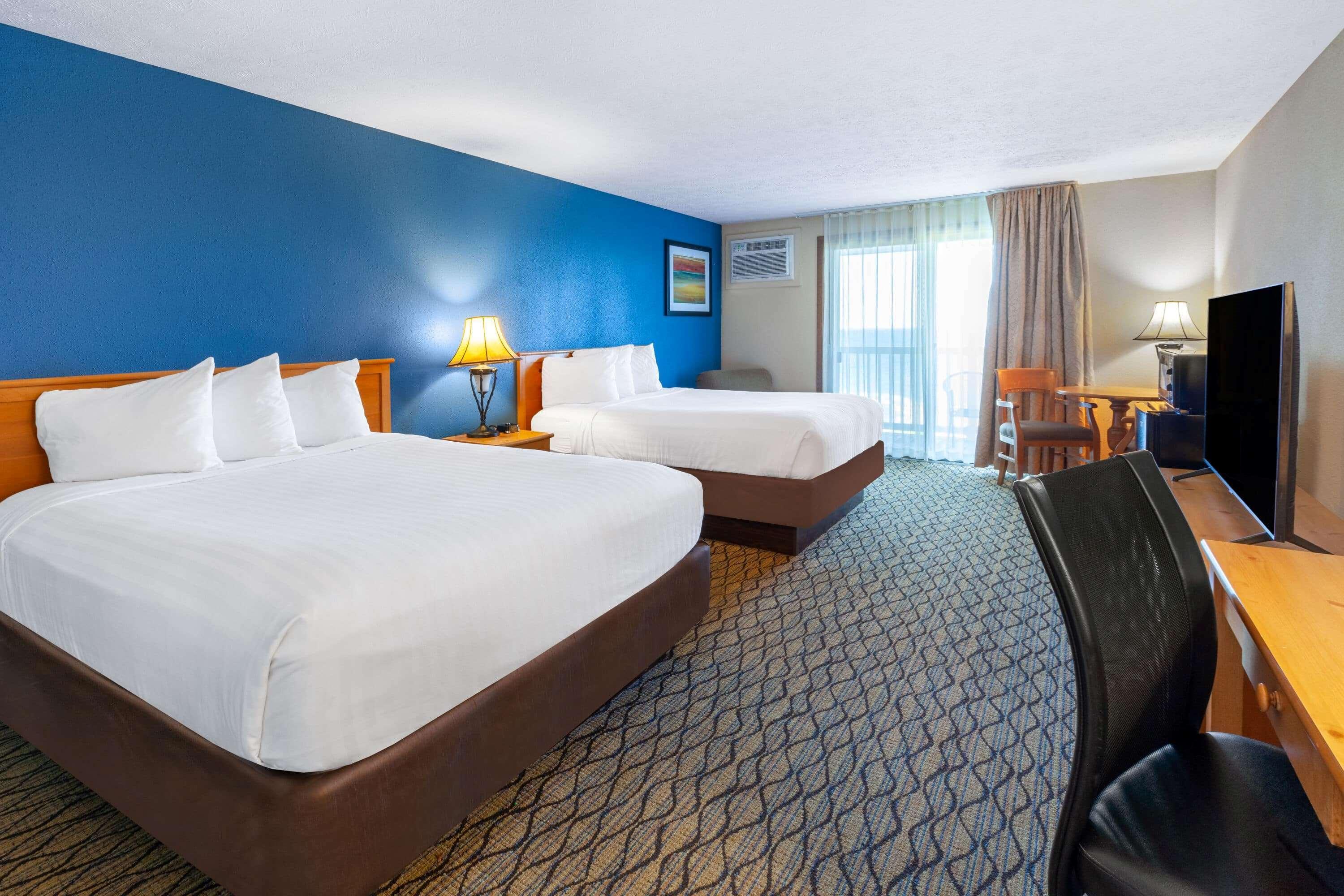 Baymont By Wyndham St. Ignace Lakefront Extérieur photo