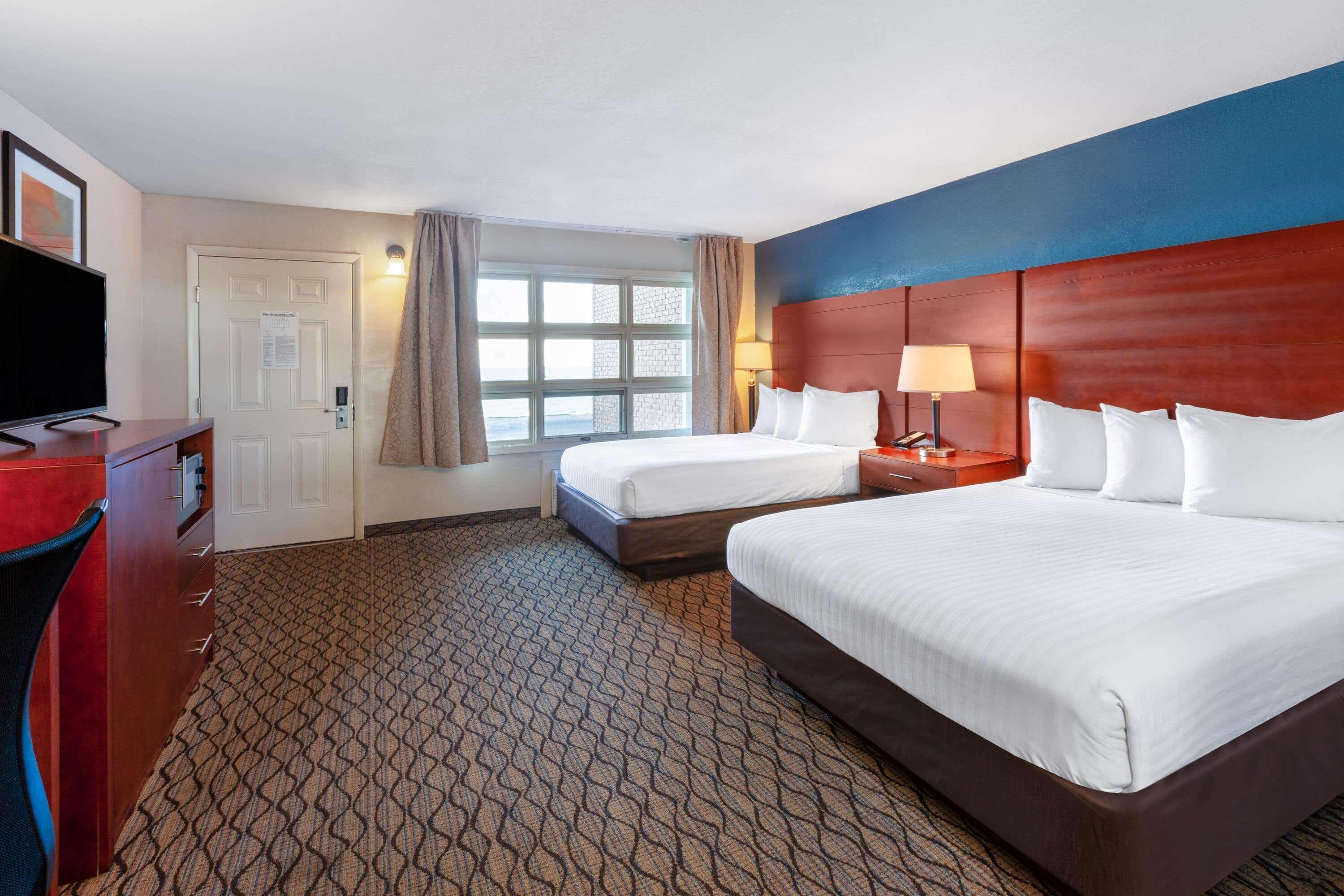 Baymont By Wyndham St. Ignace Lakefront Extérieur photo