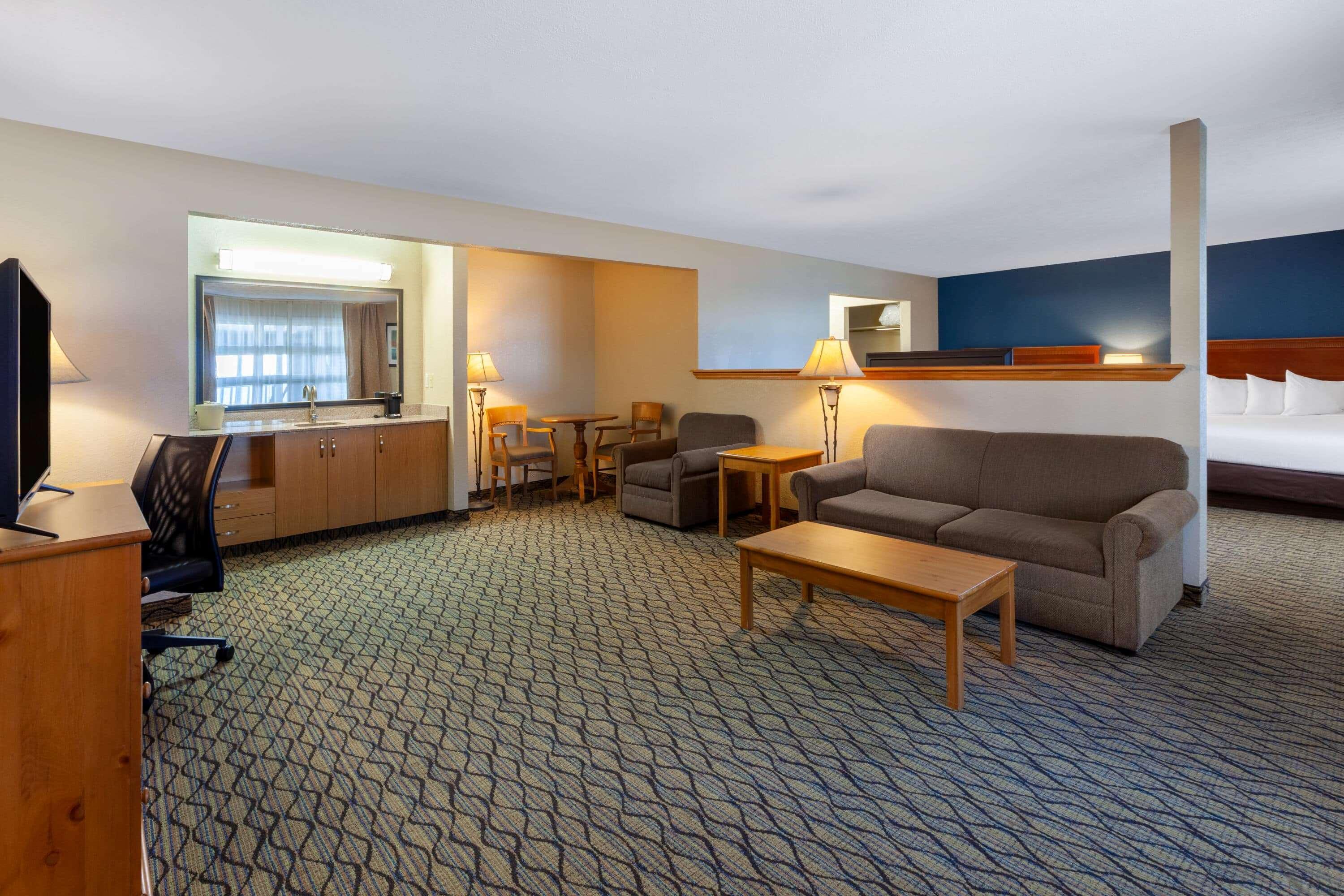 Baymont By Wyndham St. Ignace Lakefront Extérieur photo