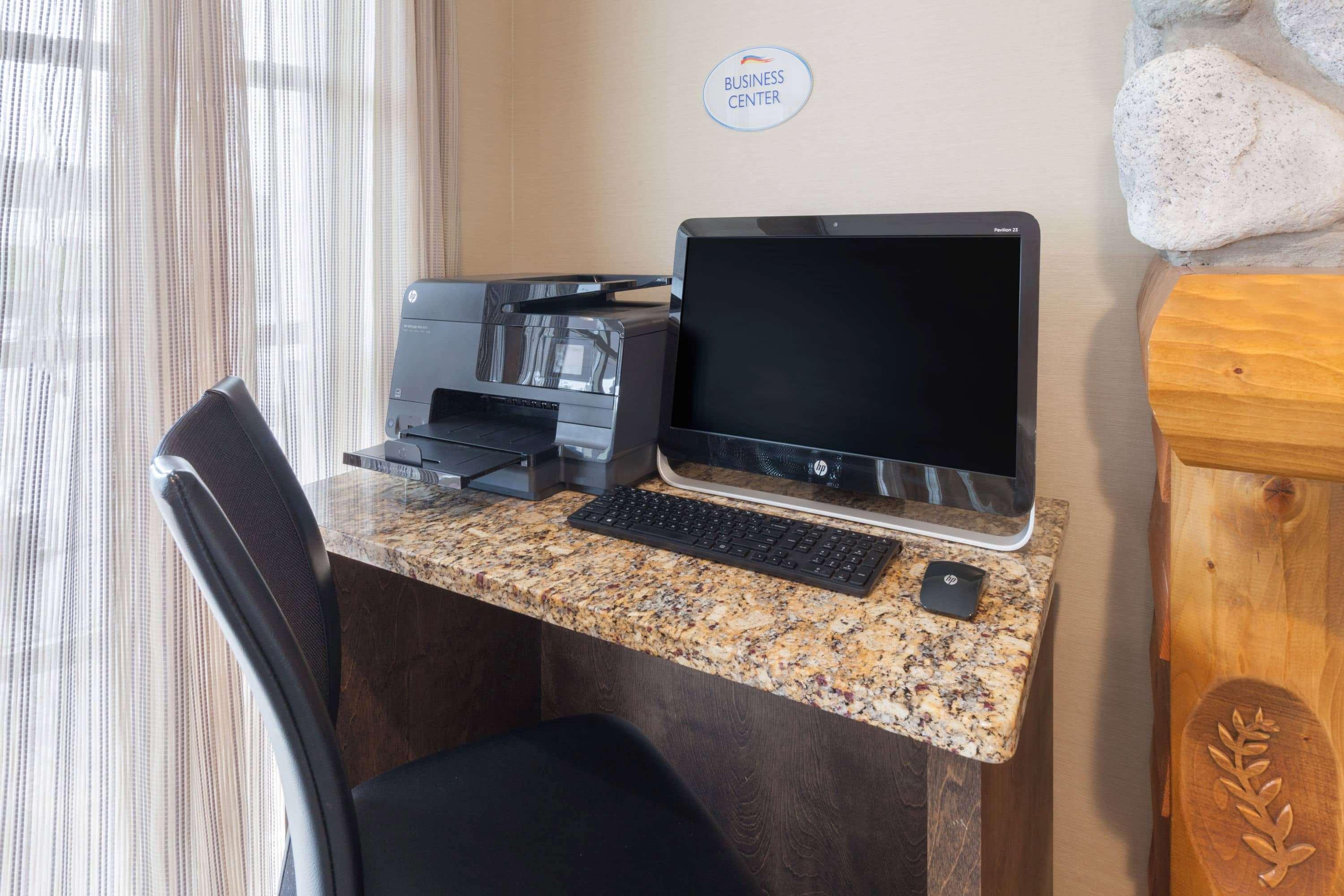 Baymont By Wyndham St. Ignace Lakefront Extérieur photo