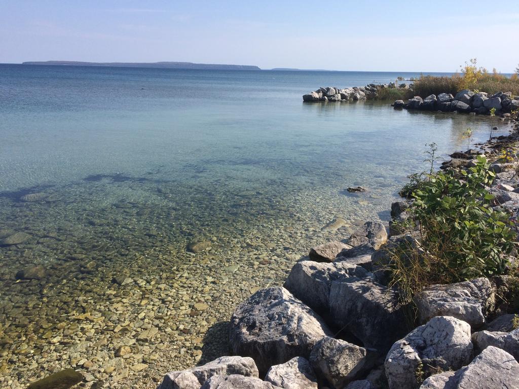 Baymont By Wyndham St. Ignace Lakefront Extérieur photo