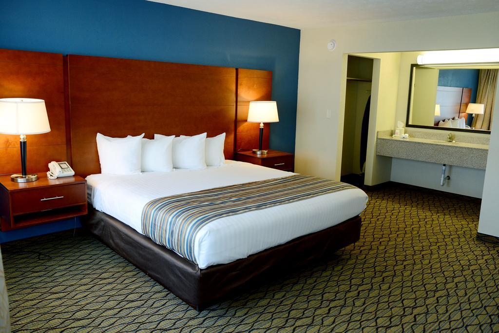 Baymont By Wyndham St. Ignace Lakefront Chambre photo